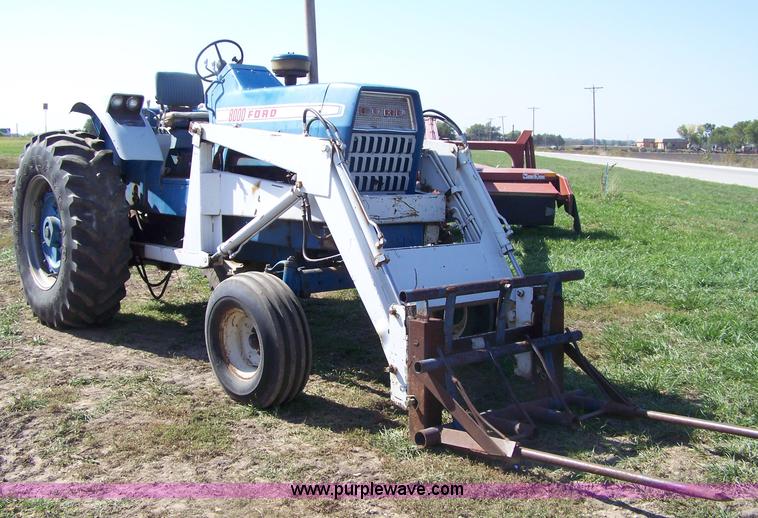 image for item 7403 1972 Ford 8000 tractor with loader