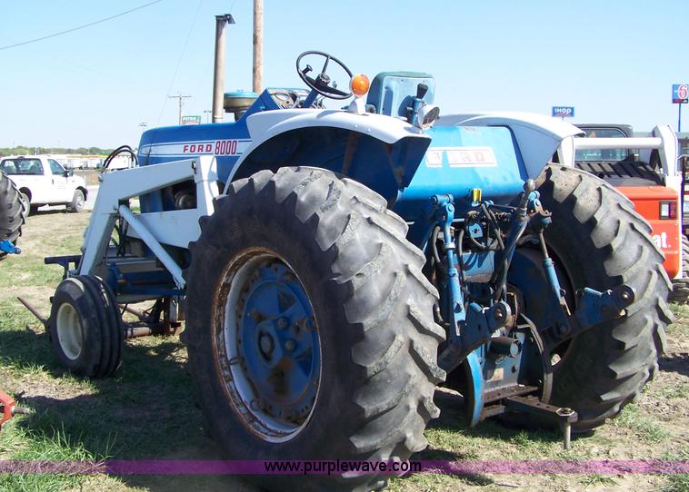 image for item 7403 1972 Ford 8000 tractor with loader