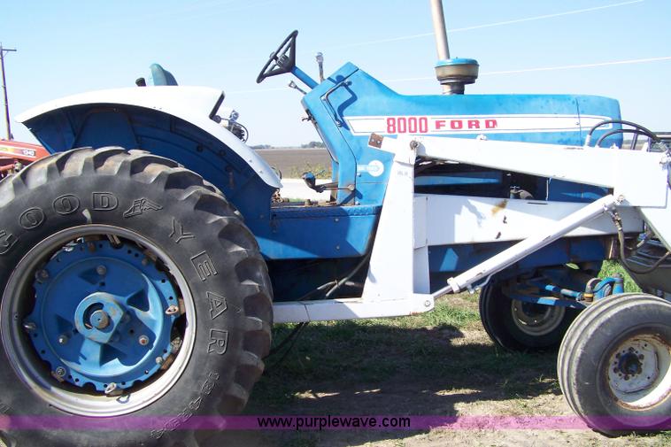 image for item 7403 1972 Ford 8000 tractor with loader