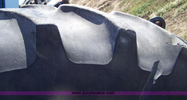 image for item 7403 1972 Ford 8000 tractor with loader