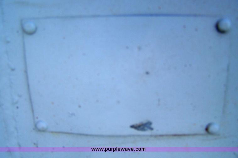 image for item 7403 1972 Ford 8000 tractor with loader