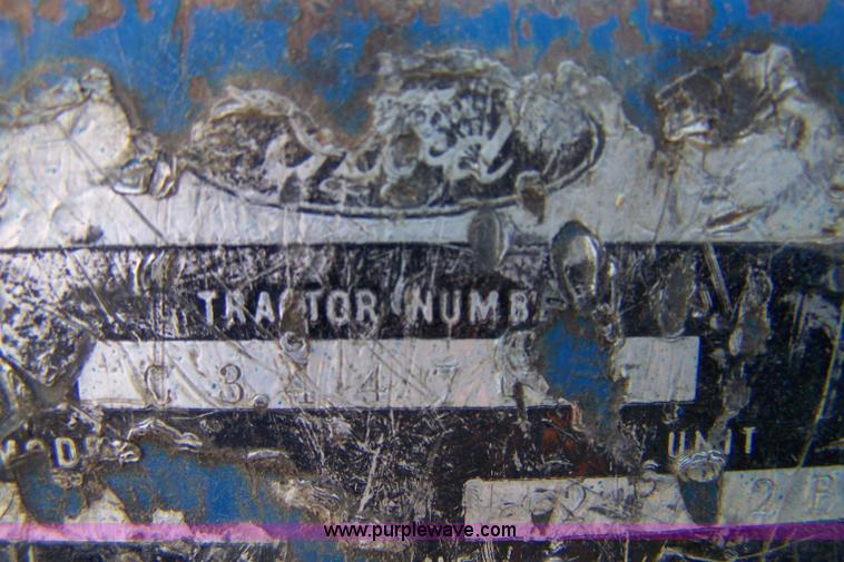 image for item 7403 1972 Ford 8000 tractor with loader