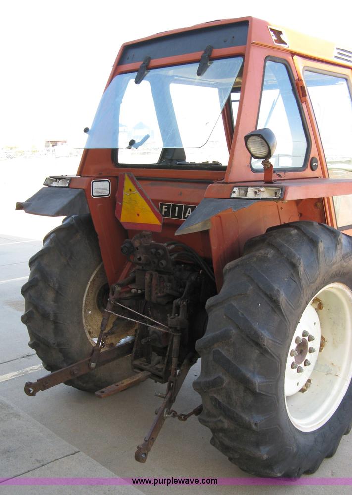 image for item 8042 Fiat Hesston 580 tractor with cab
