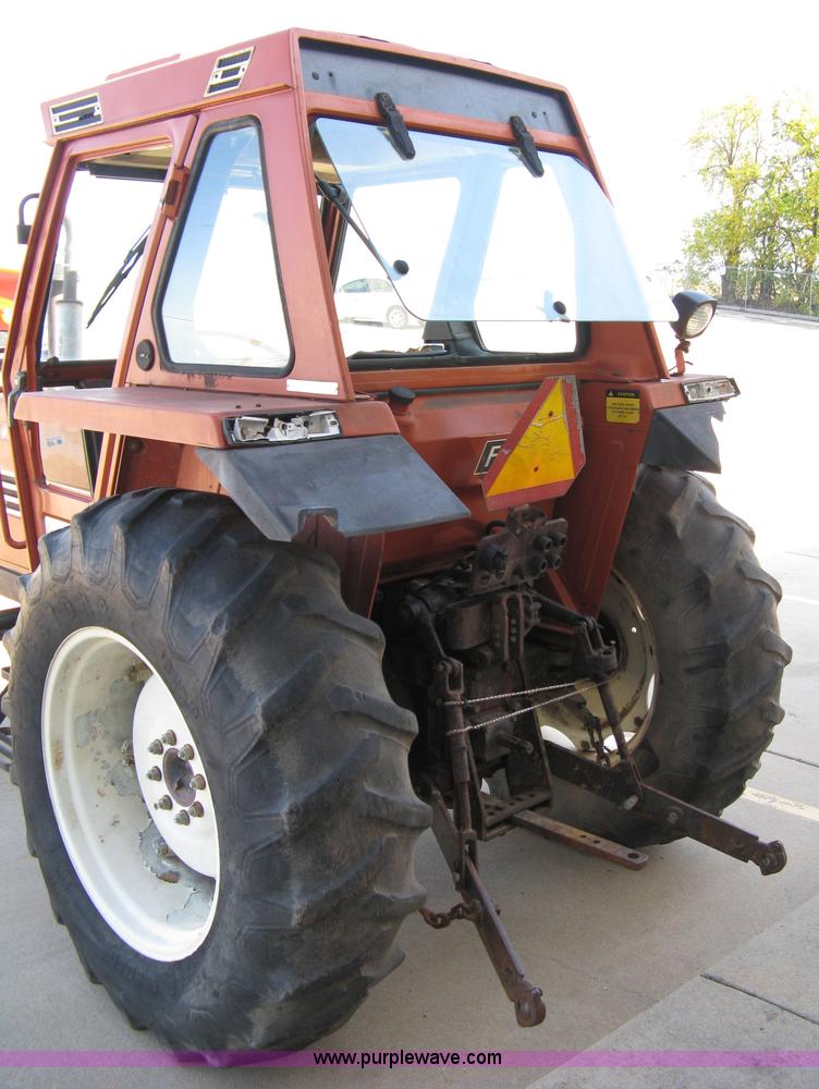 image for item 8042 Fiat Hesston 580 tractor with cab