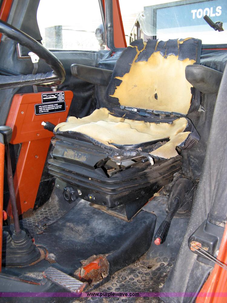 image for item 8042 Fiat Hesston 580 tractor with cab