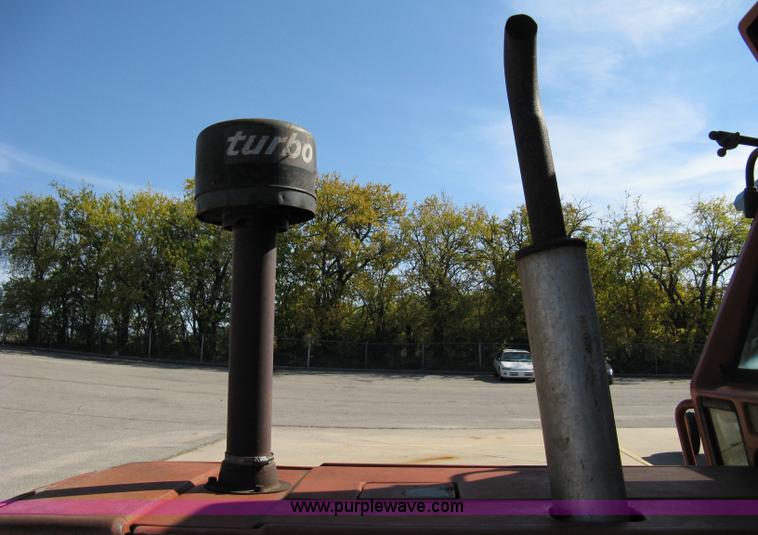 image for item 8042 Fiat Hesston 580 tractor with cab