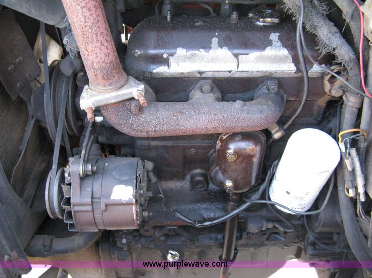 image for item 8042 Fiat Hesston 580 tractor with cab