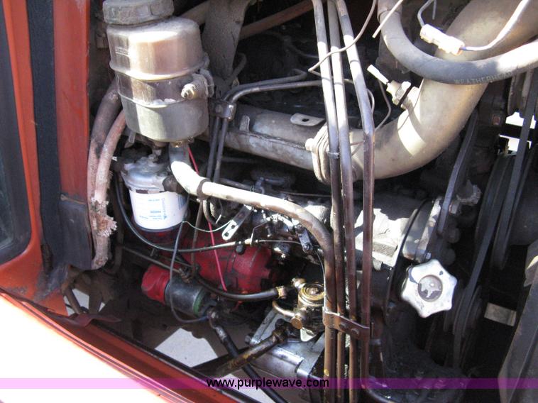 image for item 8042 Fiat Hesston 580 tractor with cab