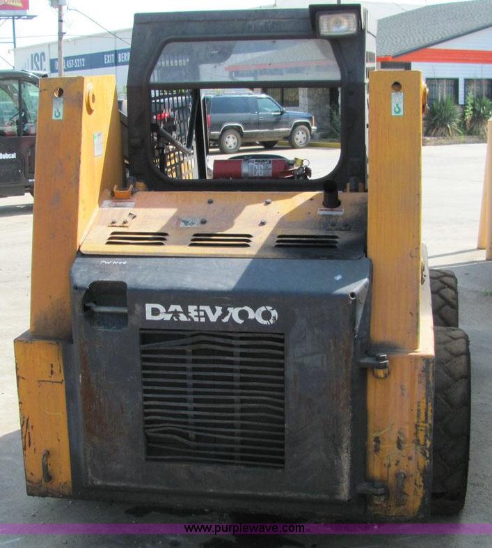 image for item 1006 1997 Daewoo DSL801-U skid steer