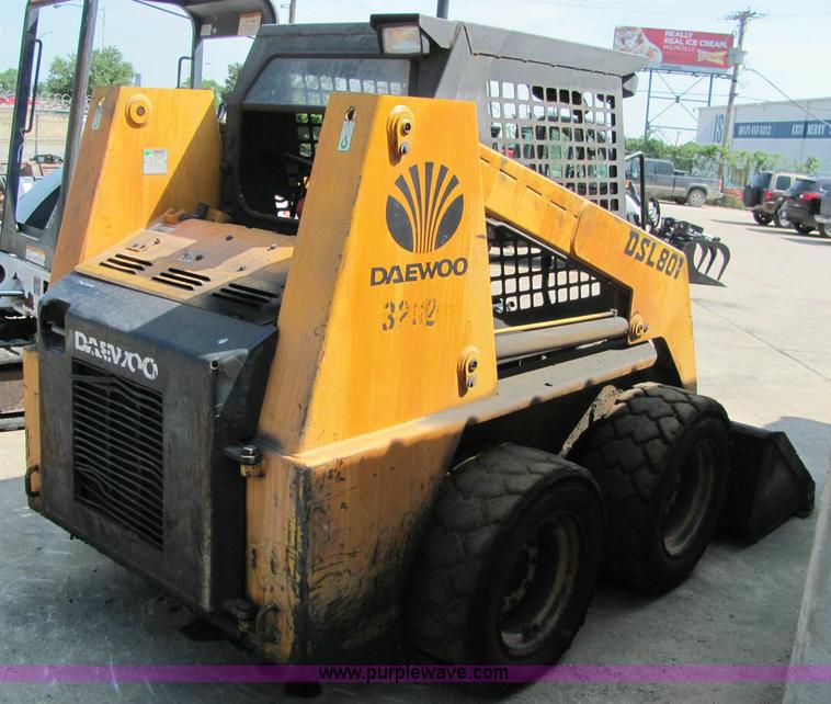 image for item 1006 1997 Daewoo DSL801-U skid steer