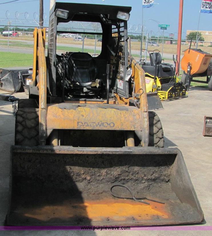 image for item 1006 1997 Daewoo DSL801-U skid steer