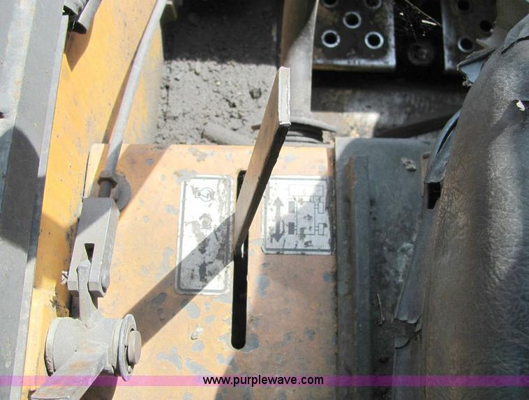 image for item 1006 1997 Daewoo DSL801-U skid steer