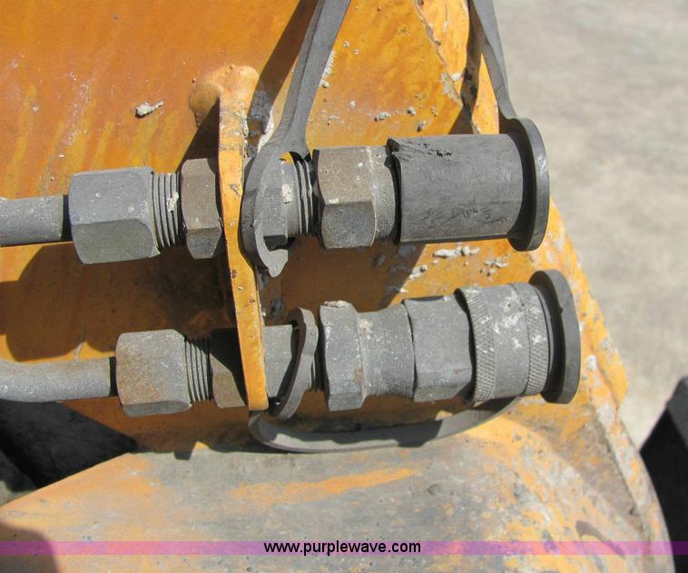 image for item 1006 1997 Daewoo DSL801-U skid steer