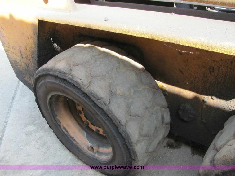 image for item 1006 1997 Daewoo DSL801-U skid steer