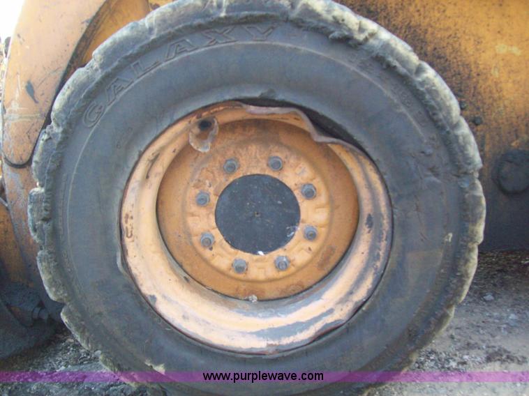 image for item 1006 1997 Daewoo DSL801-U skid steer