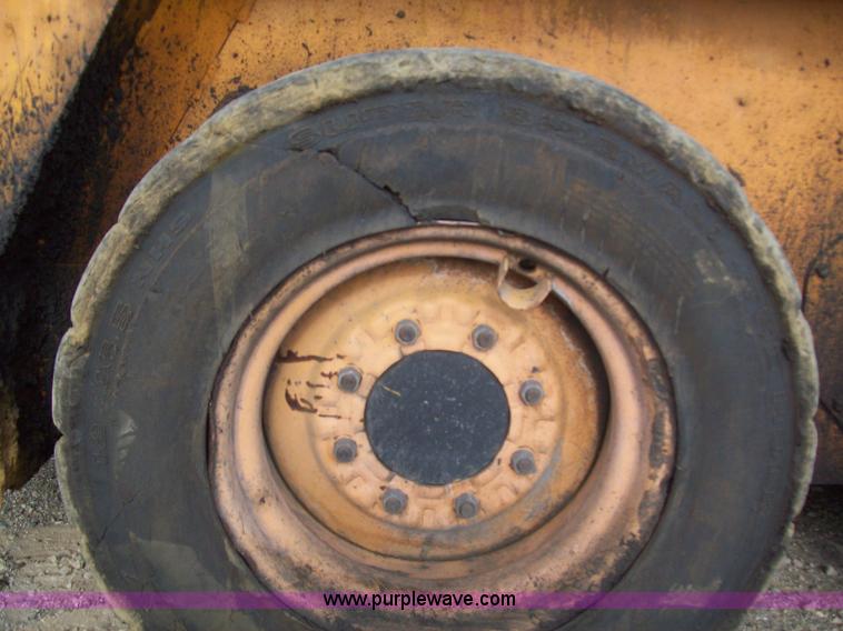 image for item 1006 1997 Daewoo DSL801-U skid steer