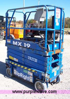 image for item 1305 2000 Up Right MX 19 electric scissor lift