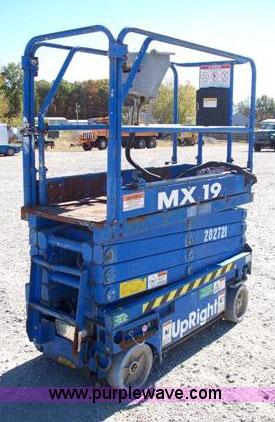 image for item 1305 2000 Up Right MX 19 electric scissor lift