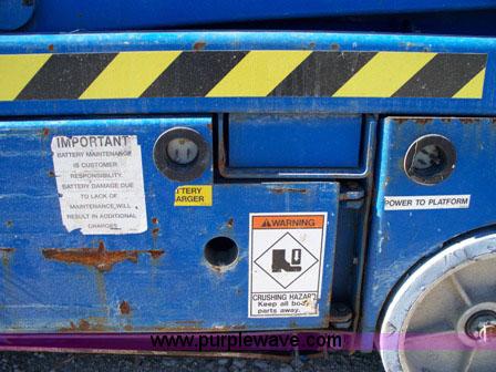 image for item 1305 2000 Up Right MX 19 electric scissor lift