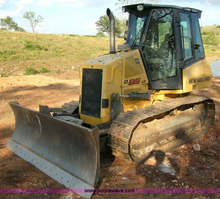 image for item 1610 2006 New Holland D85LT dozer
