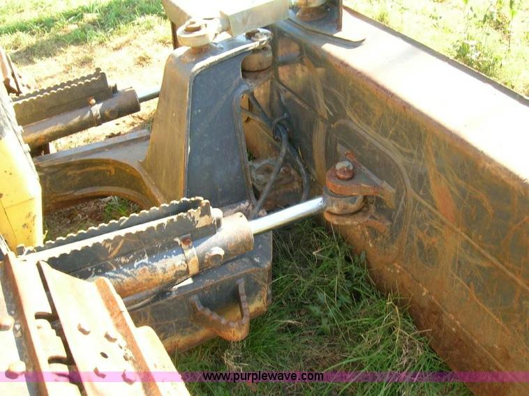 image for item 1610 2006 New Holland D85LT dozer