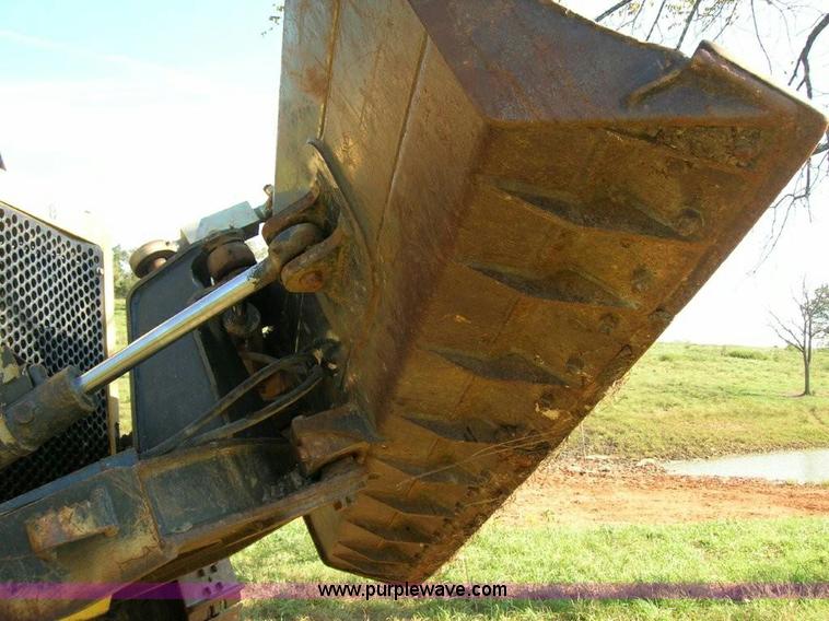 image for item 1610 2006 New Holland D85LT dozer