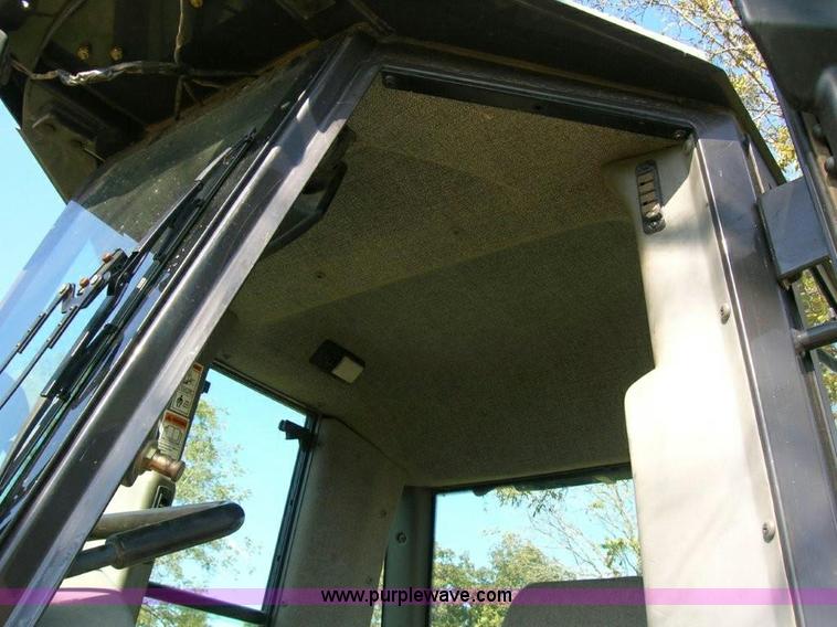 image for item 1610 2006 New Holland D85LT dozer