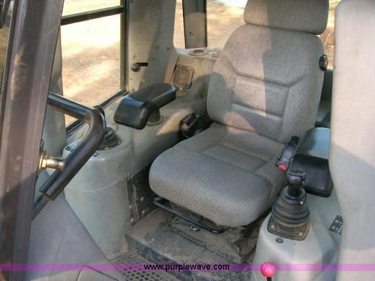 image for item 1610 2006 New Holland D85LT dozer