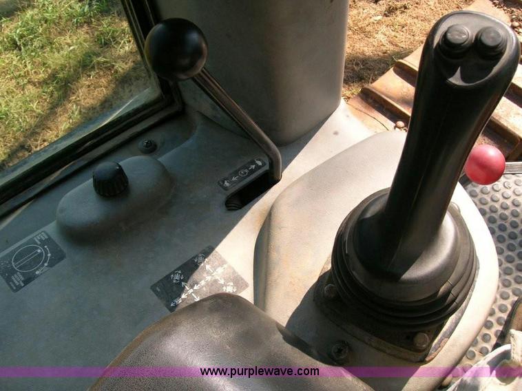 image for item 1610 2006 New Holland D85LT dozer