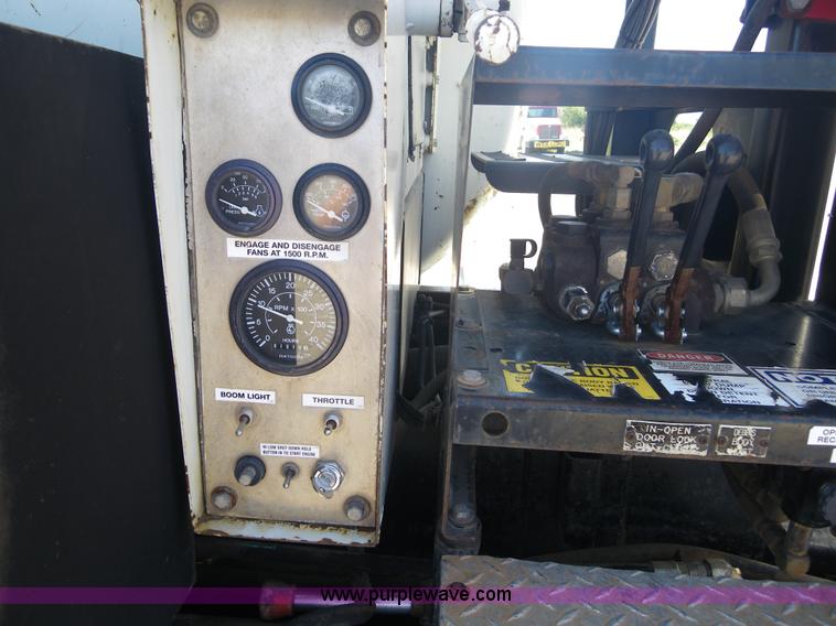 image for item 1951 1998 International Series 2554 Vactor truck