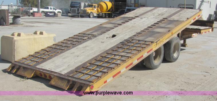 image for item 2102 1999 Trailboss 25' tiltbed trailer