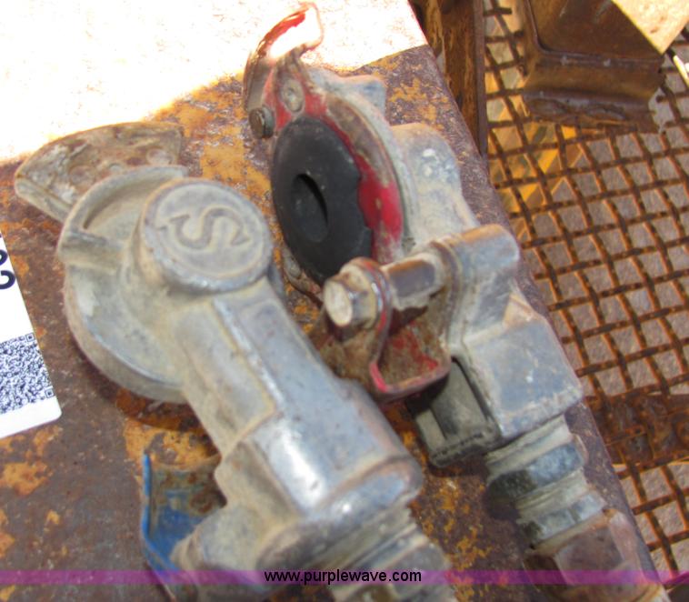 image for item 2102 1999 Trailboss 25' tiltbed trailer