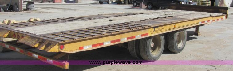 image for item 2102 1999 Trailboss 25' tiltbed trailer