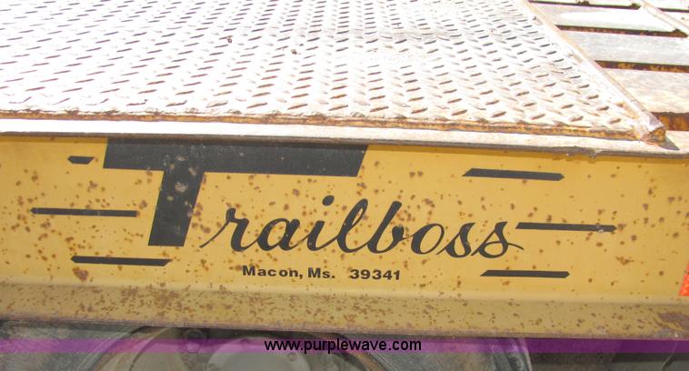 image for item 2102 1999 Trailboss 25' tiltbed trailer