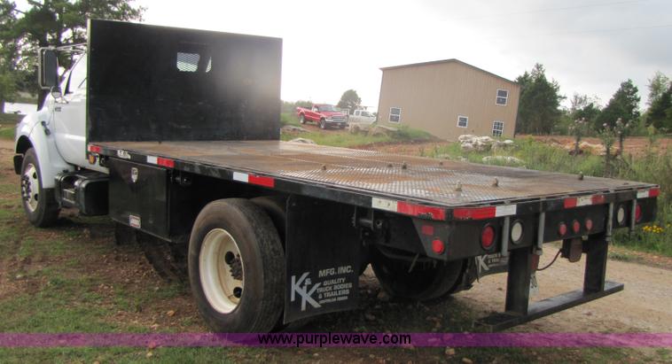 image for item 3135 2001 Ford F650 Super Duty 18' flatbed truck