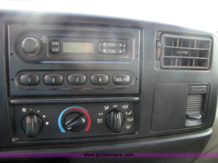 image for item 3135 2001 Ford F650 Super Duty 18' flatbed truck