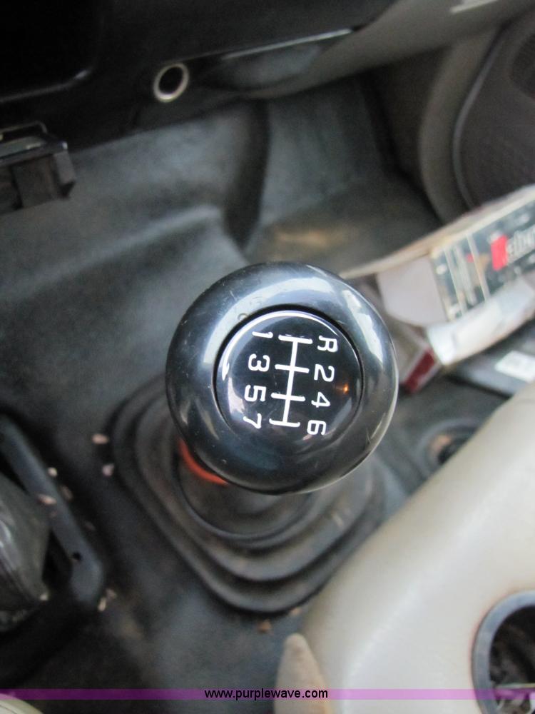 image for item 3135 2001 Ford F650 Super Duty 18' flatbed truck