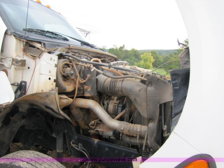 image for item 3135 2001 Ford F650 Super Duty 18' flatbed truck