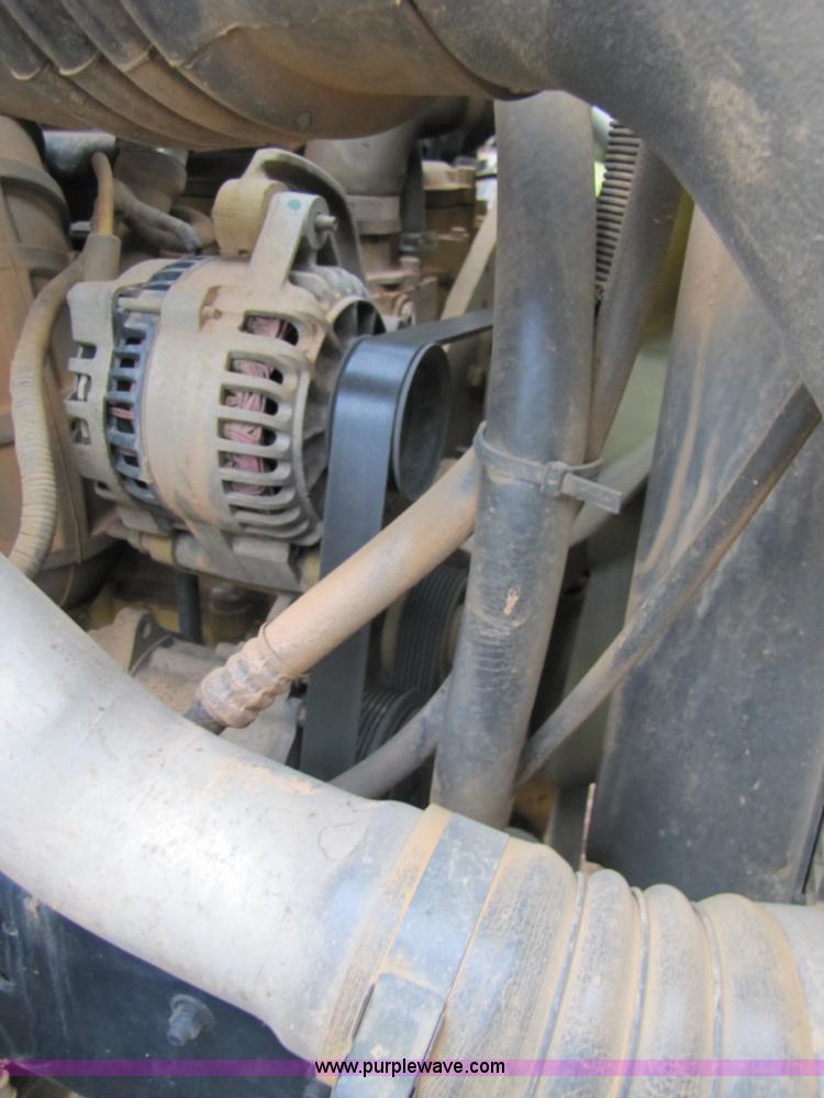 image for item 3135 2001 Ford F650 Super Duty 18' flatbed truck