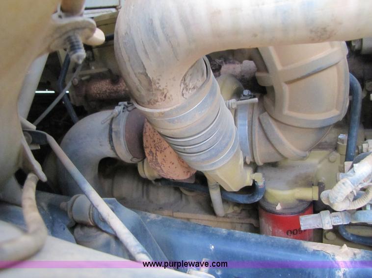 image for item 3135 2001 Ford F650 Super Duty 18' flatbed truck