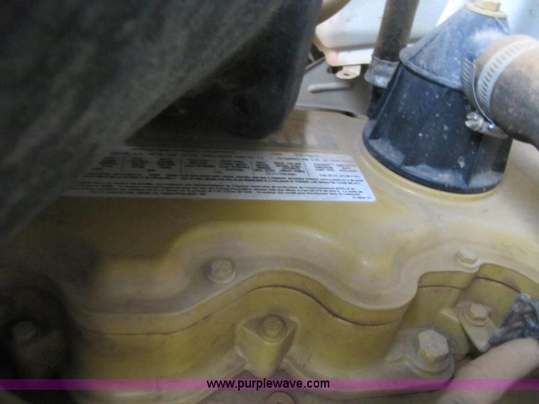 image for item 3135 2001 Ford F650 Super Duty 18' flatbed truck