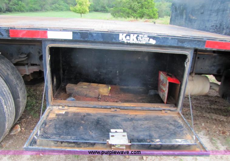 image for item 3135 2001 Ford F650 Super Duty 18' flatbed truck