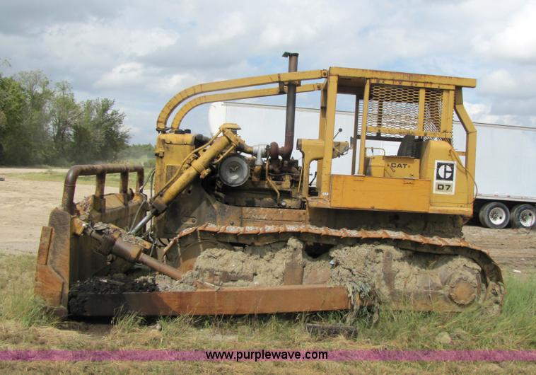 image for item 3440 1969 Caterpillar D7E dozer