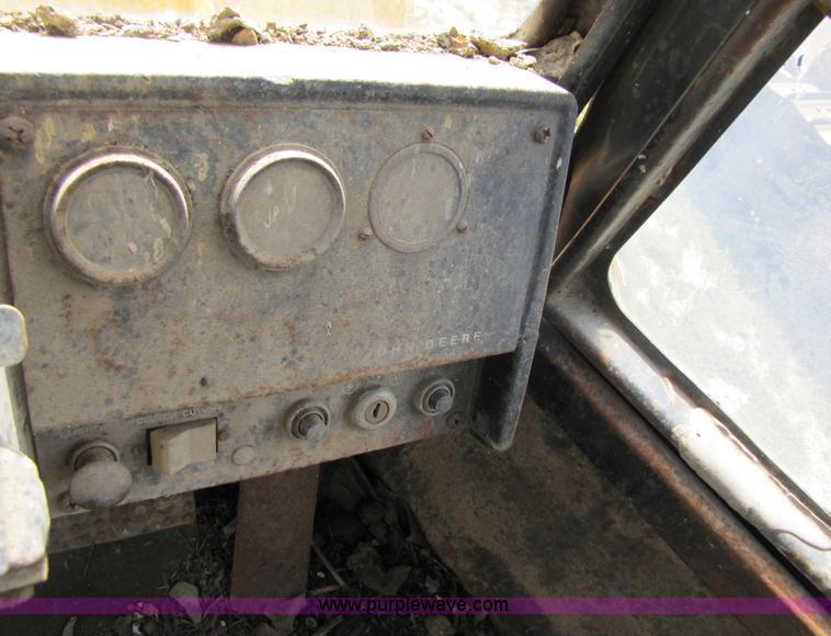 image for item 3441 John Deere 646C wheel loader