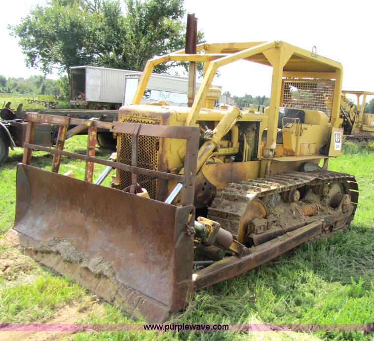 image for item 3443 1972 Caterpillar D5 dozer