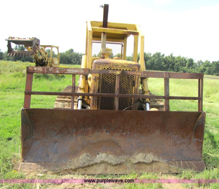 image for item 3443 1972 Caterpillar D5 dozer