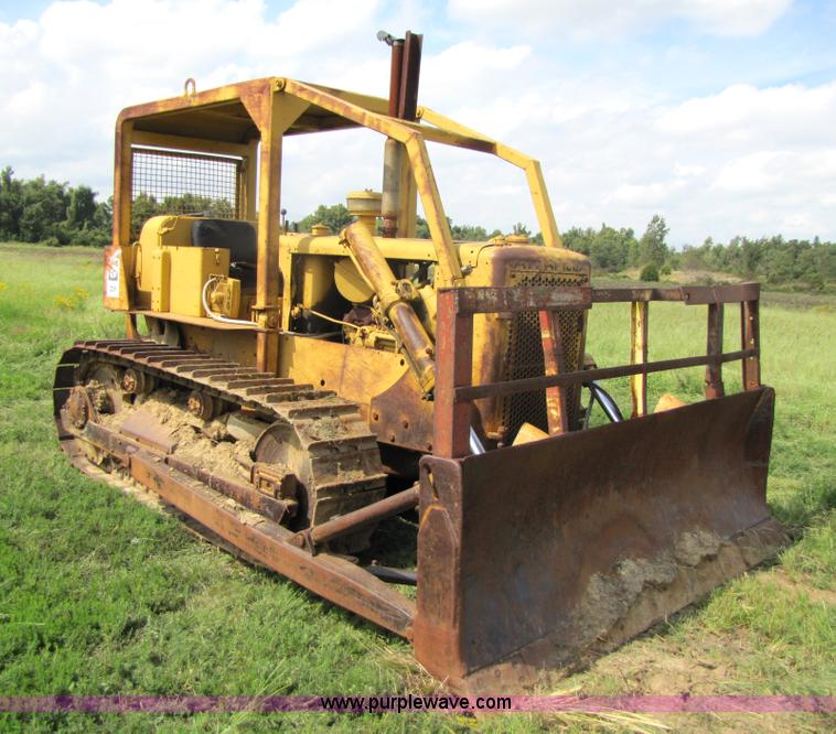 image for item 3443 1972 Caterpillar D5 dozer