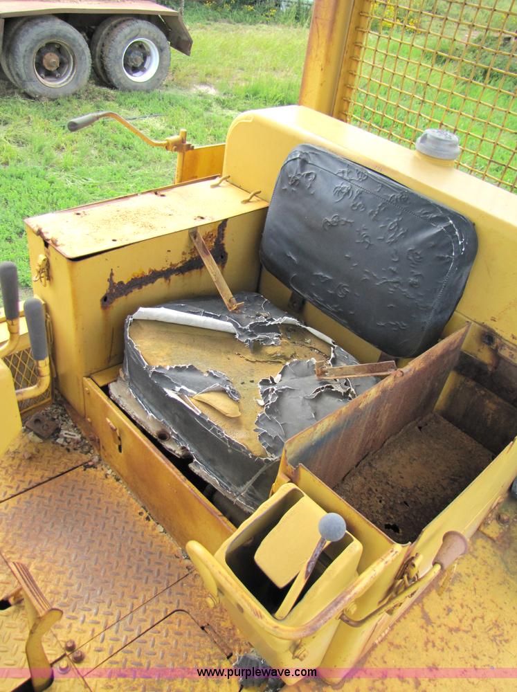 image for item 3443 1972 Caterpillar D5 dozer