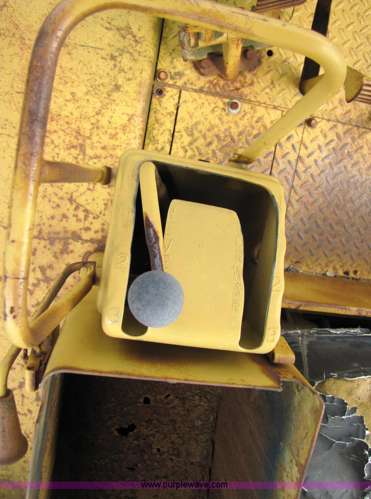 image for item 3443 1972 Caterpillar D5 dozer