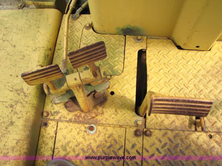 image for item 3443 1972 Caterpillar D5 dozer